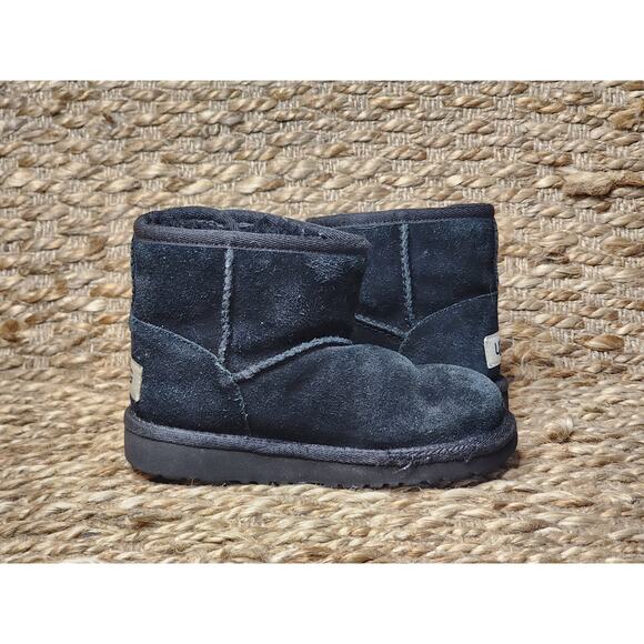 UGG Jona Boot Girls Size 10 Ankle Boots Black Winter Suede Solid - Picture 6 of 12